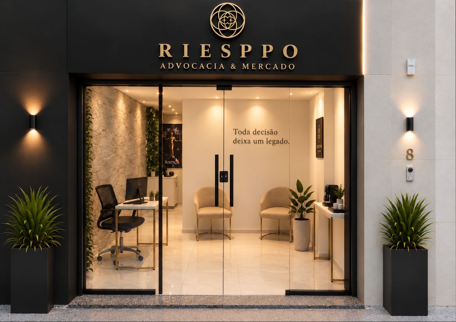 Fachada da RIESPPO Advocacia & Mercado, na Rua Camilo Prates, 369, Loja 8, Centro, Montes Claros